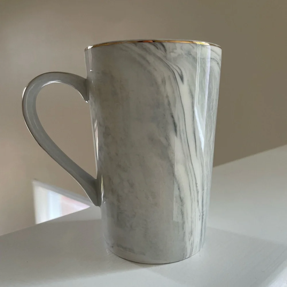 Beautiful marbled ceramic mug with matching cover or coaster. Engagement gift 💛